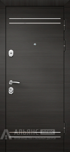 Входная дверь с декоративным молдингом (трехконтурная) №20 внешняя - фото